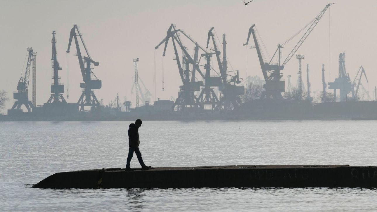 Ρωσία: Το λιμάνι Πριμόρσκ ξανάρχισε μερικώς τη φόρτωση πετρελαίου μετά τις ουκρανικές επιθέσεις Ρωσία: Το λιμάνι Πριμόρσκ ξανάρχισε μερικώς τη φόρτωση πετρελαίου μετά τις ουκρανικές επιθέσεις