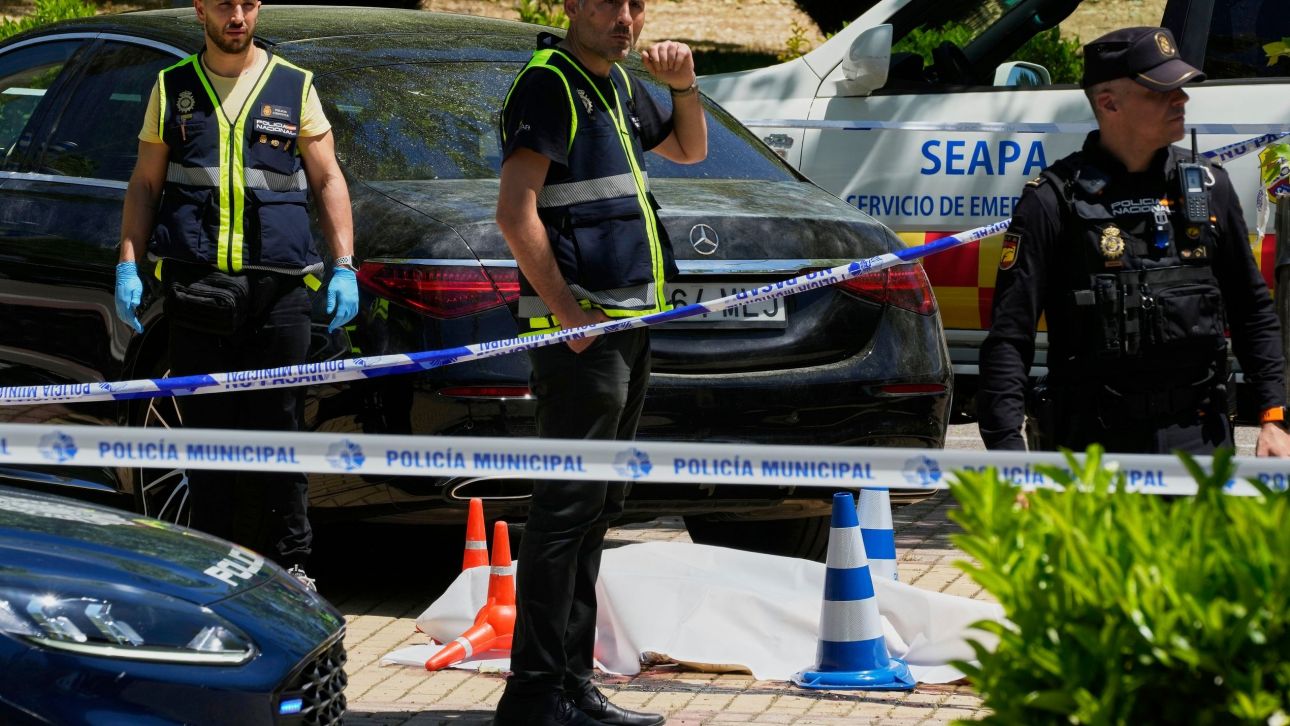 Ισπανία: Δεύτερος νεκρός εντοπίστηκε στα ερείπια του μπαρ που καταστράφηκε λόγω έκρηξης στη Μαδρίτη Ισπανία: Δεύτερος νεκρός εντοπίστηκε στα ερείπια του μπαρ που καταστράφηκε λόγω έκρηξης στη Μαδρίτη