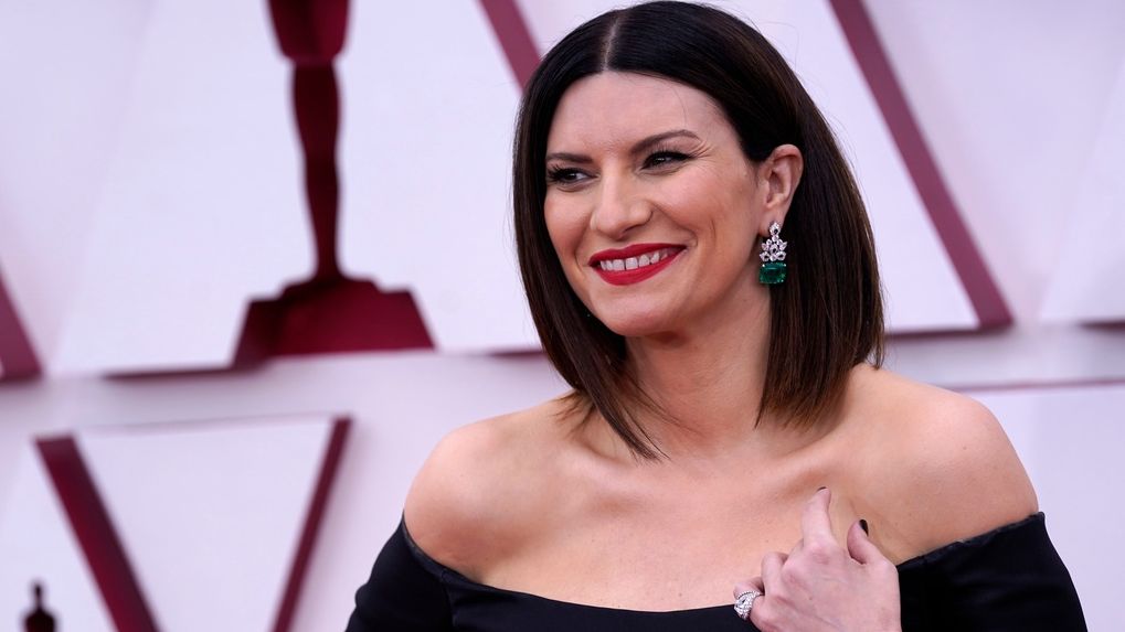 Βραβείο Billboard στη Λάουρα Παουζίνι: «Μια από τις πιο διακεκριμένες καλλιτέχνες στο είδος της»