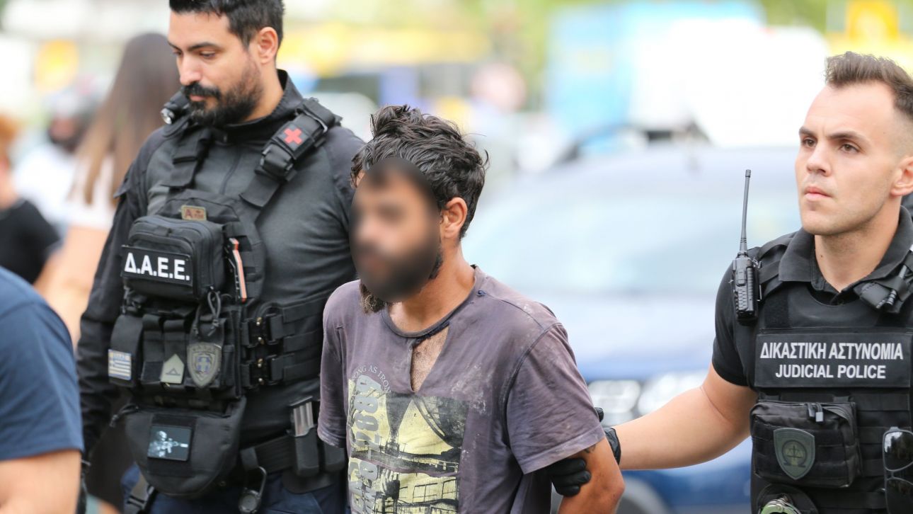 Αναβλήθηκε η δίκη του 32χρονου που συνελήφθη για σεξουαλικές επιθέσεις και εμπρησμό στον Υμηττό Αναβλήθηκε η δίκη του 32χρονου που συνελήφθη για σεξουαλικές επιθέσεις και εμπρησμό στον Υμηττό