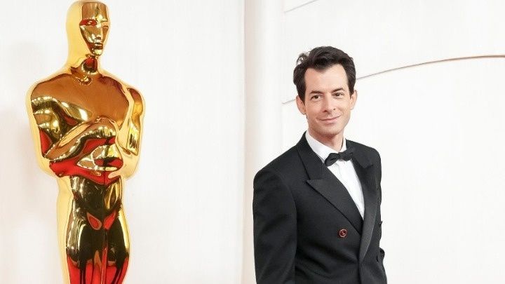 «Night People- How to Be a DJ in ’90s New York Cit : Κυκλοφόρησαν τα απομνημονεύματα του Μαρκ Ρόνσον