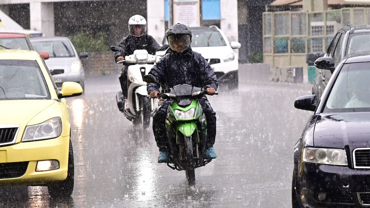 Μέχρι αύριο το μεσημέρι θα διαρκέσει η σφοδρή κακοκαιρία – Επικαιροποιήθηκε το έκτακτο δελτίο