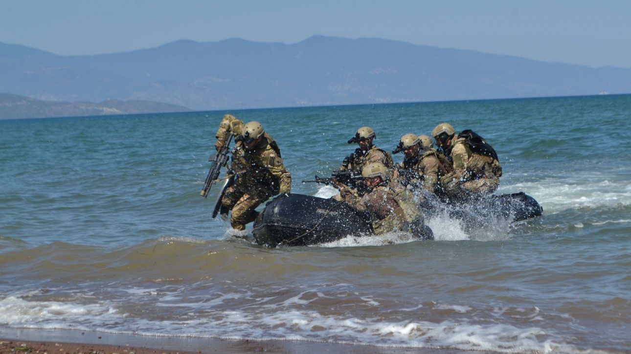 Στην Γαύδο πραγματοποιήθηκε για πρώτη φορά τμήμα της άσκησης «Παρμενίων» Στην Γαύδο πραγματοποιήθηκε για πρώτη φορά τμήμα της άσκησης «Παρμενίων»