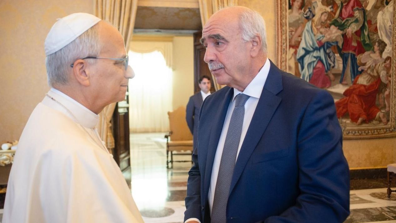 Συνάντηση του Βαγγέλη Μεϊμαράκη με τον Πάπα Λέων στο Βατικανό Συνάντηση του Βαγγέλη Μεϊμαράκη με τον Πάπα Λέων στο Βατικανό