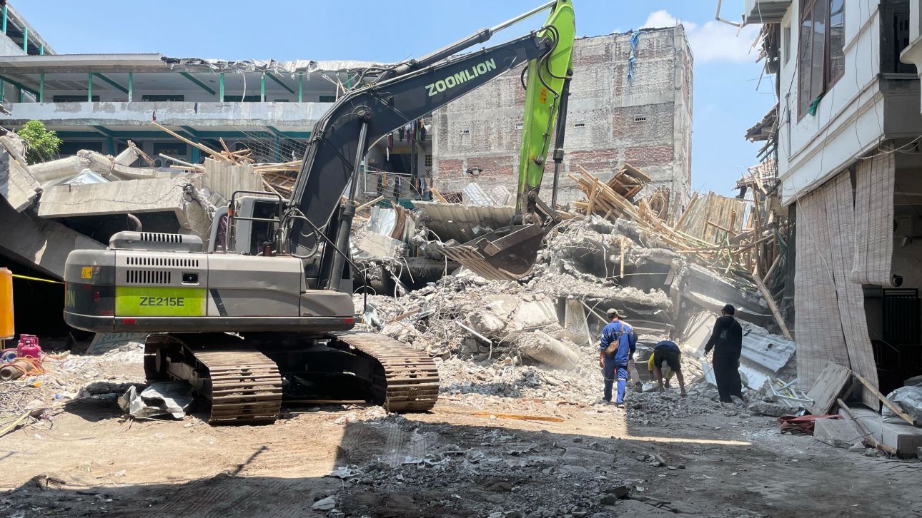 Στους 9 οι νεκροί μετά την κατάρρευση οικοτροφείου στην Ινδονησία – Πάνω από 59 αγνοούνται