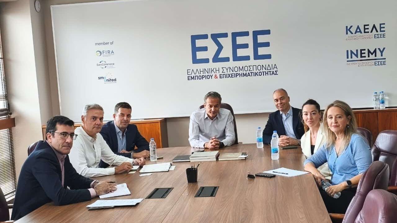 Συνάντηση Εμπορικού Συλλόγου Κηφισιάς με τον Πρόεδρο της ΕΣΕΕ Συνάντηση Εμπορικού Συλλόγου Κηφισιάς με τον Πρόεδρο της ΕΣΕΕ