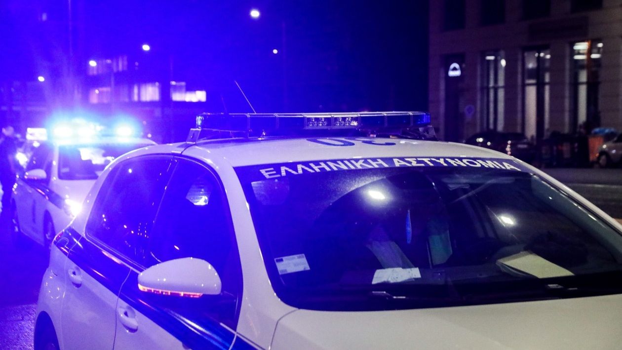 Λαμία: Μεθυσμένος οδηγός προσπάθησε να εμποδίσει τους αστυνομικούς να του πάρουν τις πινακίδες Λαμία: Μεθυσμένος οδηγός προσπάθησε να εμποδίσει τους αστυνομικούς να του πάρουν τις πινακίδες