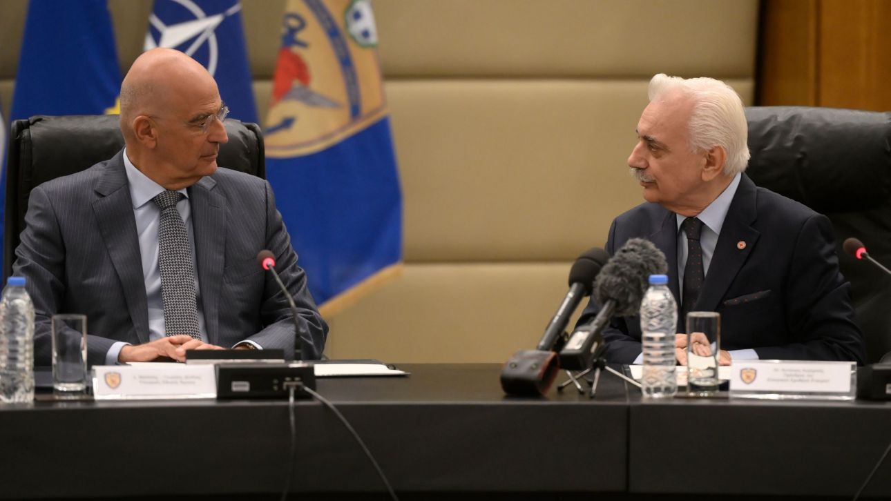 Υπογραφή Μνημονίου Συνεργασίας του ΥΠΕΘΑ με τον Ελληνικό Ερυθρό Σταυρό Υπογραφή Μνημονίου Συνεργασίας του ΥΠΕΘΑ με τον Ελληνικό Ερυθρό Σταυρό
