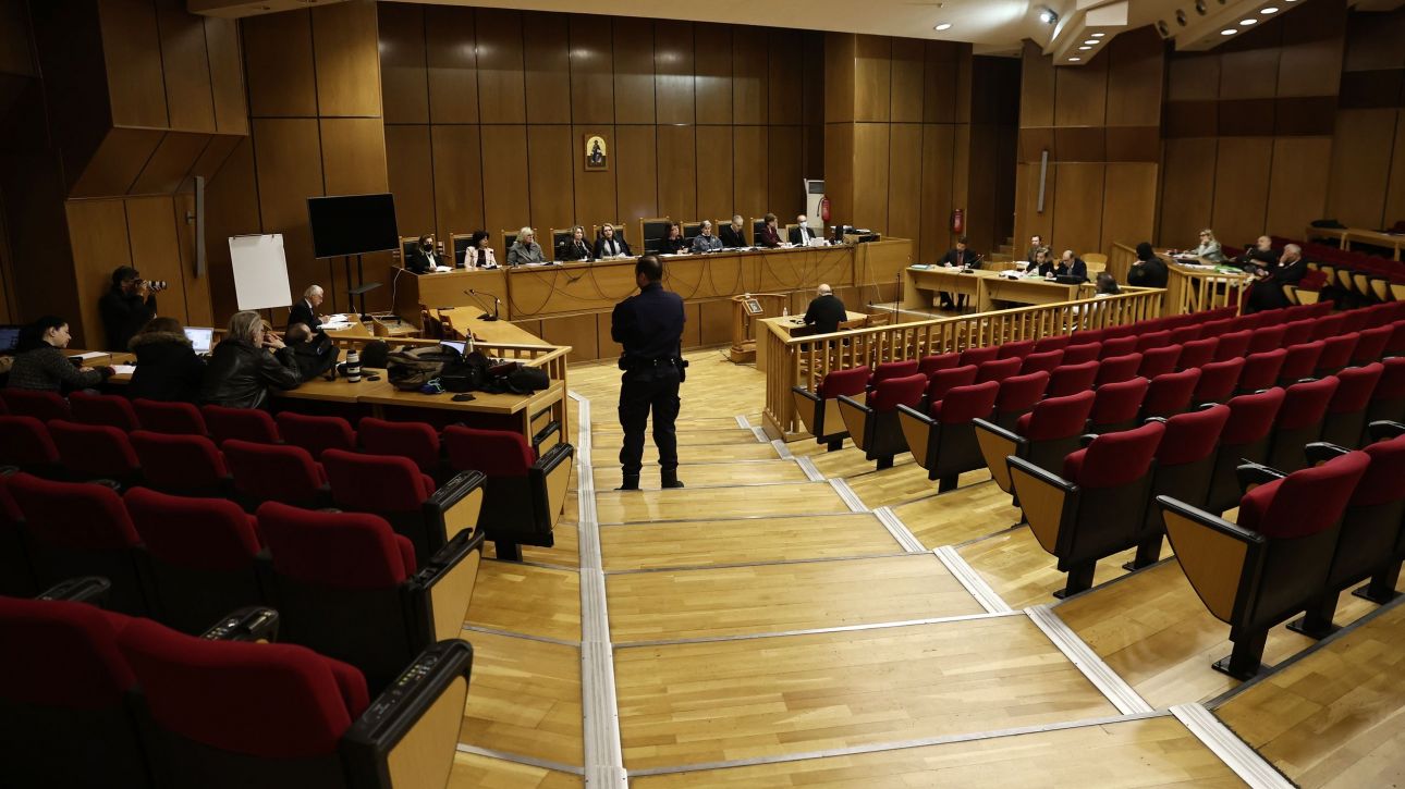 Δίκη Χρυσής Αυγής: Απολογήθηκε η Ελένη Ζαρούλια – Αρνείται τις κατηγορίες Δίκη Χρυσής Αυγής: Απολογήθηκε η Ελένη Ζαρούλια – Αρνείται τις κατηγορίες