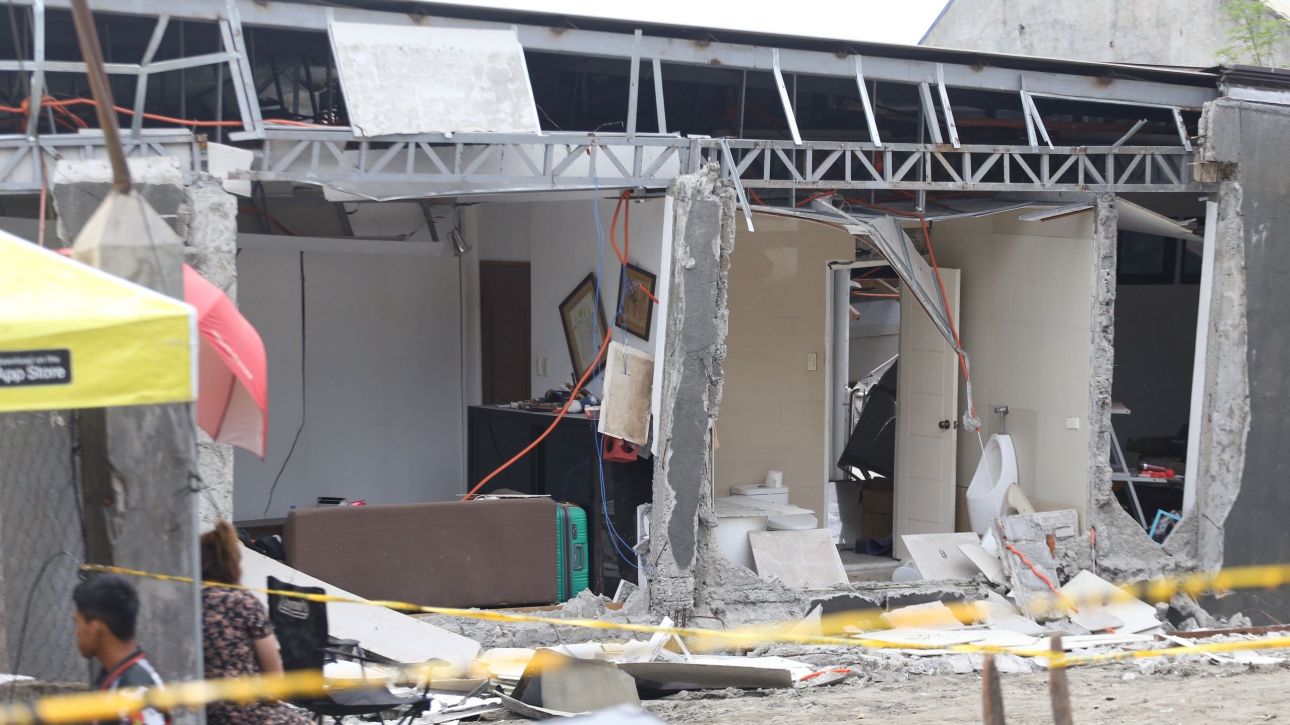 Σεισμός στις Φιλιππίνες: Στους έξι αυξήθηκε ο φονικός απολογισμός Σεισμός στις Φιλιππίνες: Στους έξι αυξήθηκε ο φονικός απολογισμός