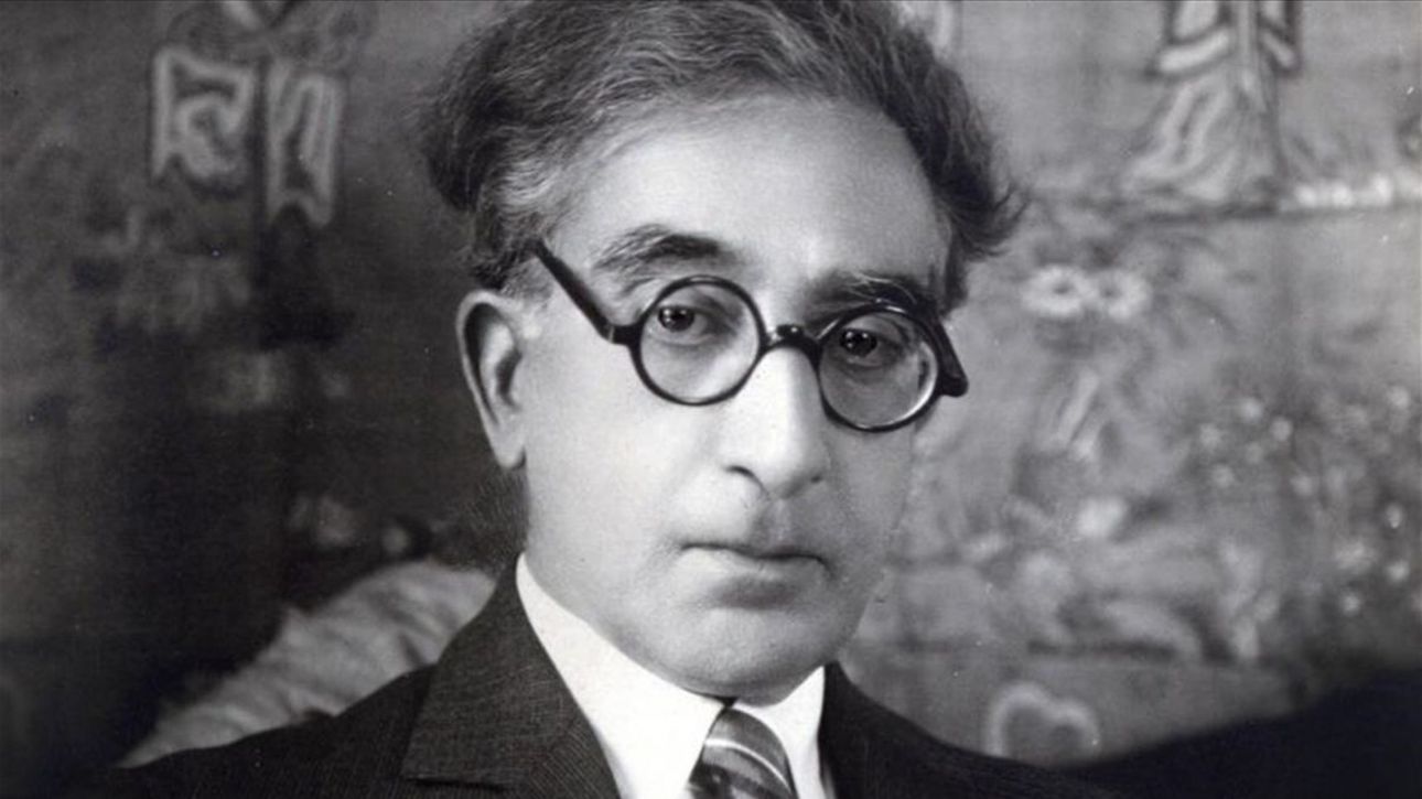 Ο Καβάφης «ξανασυστήνεται»: Νέα βιογραφία φωτίζει τη ζωή και το έργο του