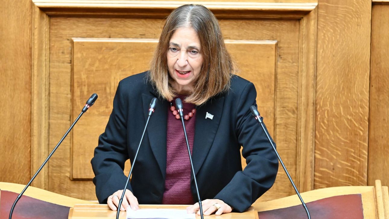 Λιποθύμησε στη Βουλή η Μαρία Αθανασίου της Ελληνικής Λύσης Λιποθύμησε στη Βουλή η Μαρία Αθανασίου της Ελληνικής Λύσης