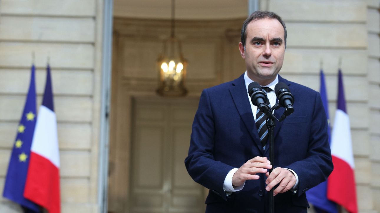 Γαλλία: Αντιμέτωπος με διπλή πρόταση μομφής ο Λεκορνί - Σε τεντωμένο σχοινί η αποψινή ψηφοφορία