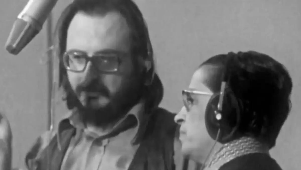 Ο Σαββόπουλος και η Σωτηρία Μπέλλου: Η ιστορία πίσω από το «Μ’ αεροπλάνα και βαπόρια»