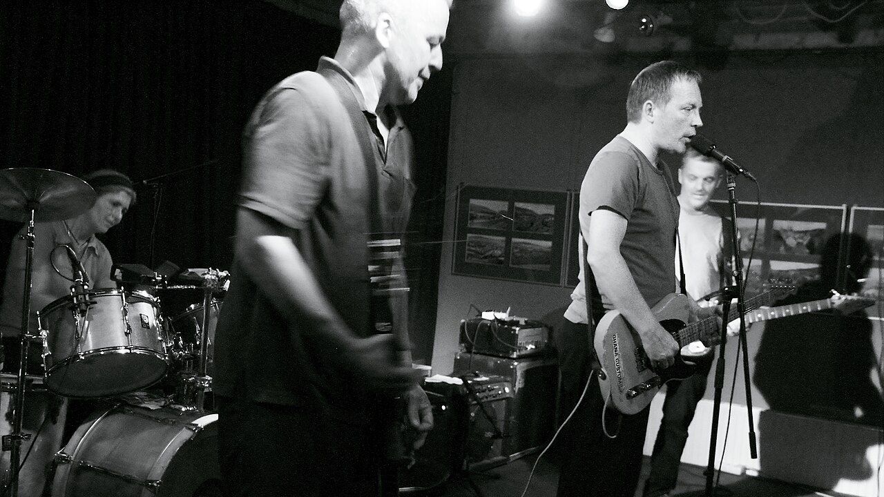 The Ex: Η μπάντα που δεν μπήκε ποτέ σε καλούπια εμφανίζεται ζωντανά στην Αθήνα