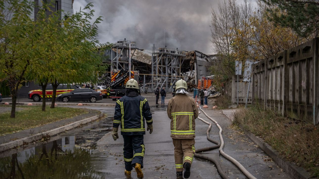 Τουλάχιστον 26 τραυματίες σε ρωσική επιδρομή στο Κίεβο Τουλάχιστον 26 τραυματίες σε ρωσική επιδρομή στο Κίεβο