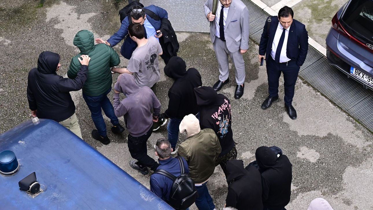 ΟΠΕΚΕΠΕ: Νέος κύκλος απολογιών σήμερα – Προφυλακιστέοι 4 από τους 12 που απολογήθηκαν χθες ΟΠΕΚΕΠΕ: Νέος κύκλος απολογιών σήμερα – Προφυλακιστέοι 4 από τους 12 που απολογήθηκαν χθες
