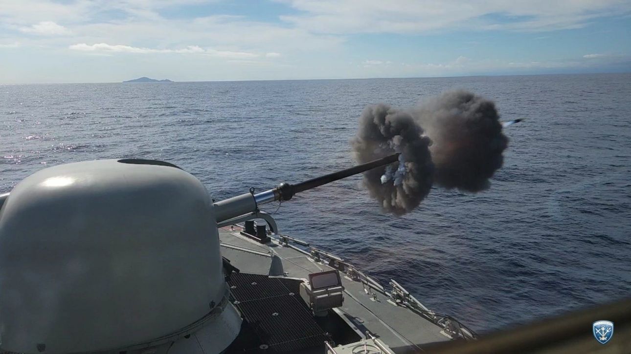 Εντυπωσιακές εικόνες στο Αιγαίο από την επιχειρησιακή εκπαίδευση του Πολεμικού Ναυτικού