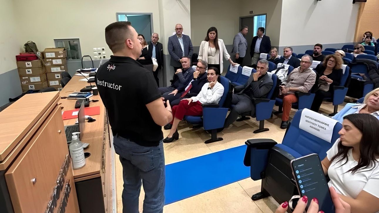 Χαρδαλιάς: 20 απινιδωτές τοποθετήθηκαν σε κτήρια της Περιφέρειας Αττικής