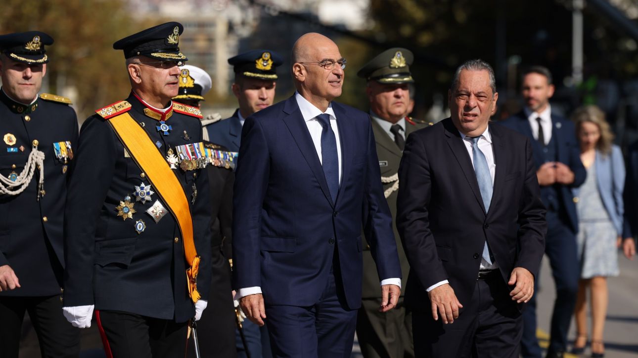 Δένδιας για παρέλαση 28ης Οκτωβρίου: Πρώτο δείγμα μετάβασης των Ενόπλων Δυνάμεων στη νέα εποχή Δένδιας για παρέλαση 28ης Οκτωβρίου: Πρώτο δείγμα μετάβασης των Ενόπλων Δυνάμεων στη νέα εποχή