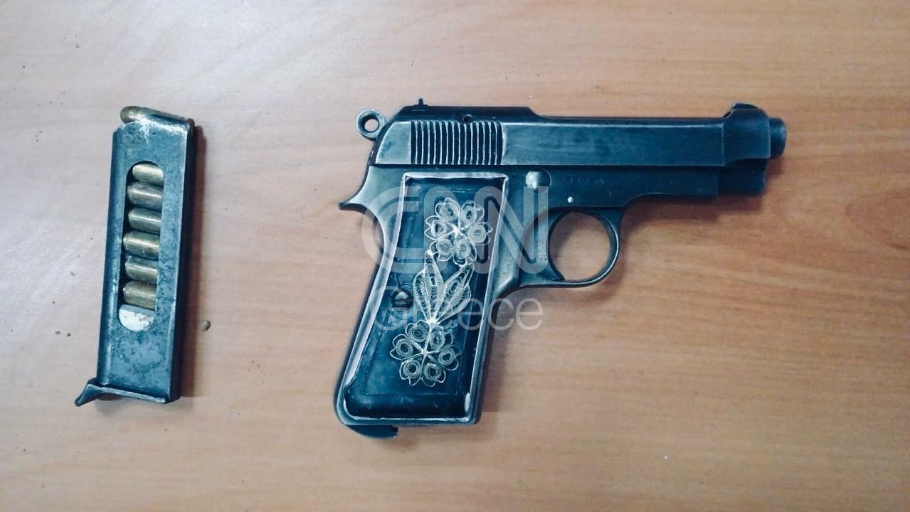 Αυτό είναι το όπλο που βρέθηκε θαμμένο σε προαύλιο των φυλακών Κορυδαλλού Αυτό είναι το όπλο που βρέθηκε θαμμένο σε προαύλιο των φυλακών Κορυδαλλού