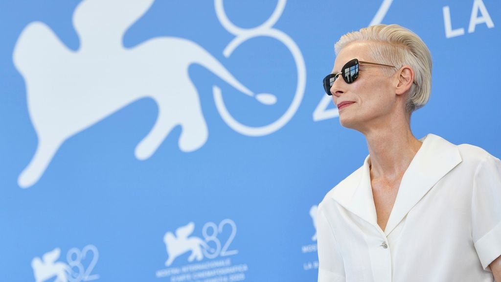 Επιστροφή - ορόσημο για την Τίλντα Σουίντον: O νέος πρωταγωνιστικός ρόλος της