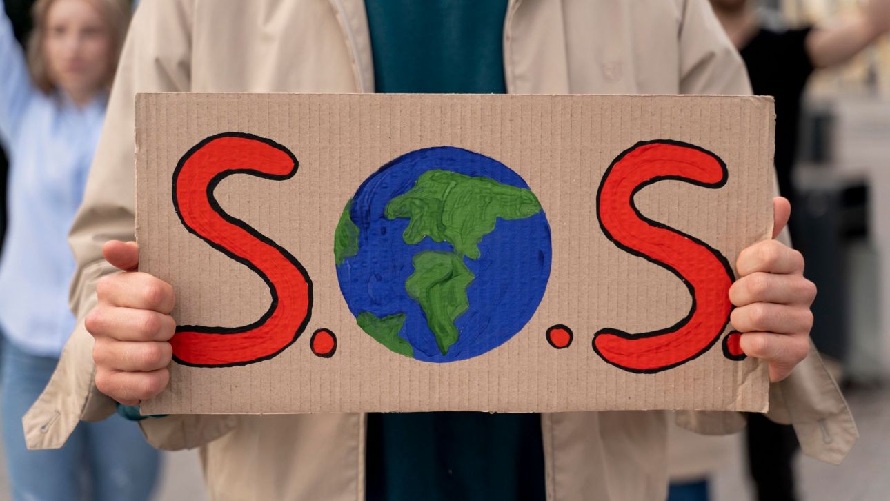 Η ελπίδα είναι πράξη – και η πράξη ξεκινά από εμάς Η ελπίδα είναι πράξη – και η πράξη ξεκινά από εμάς