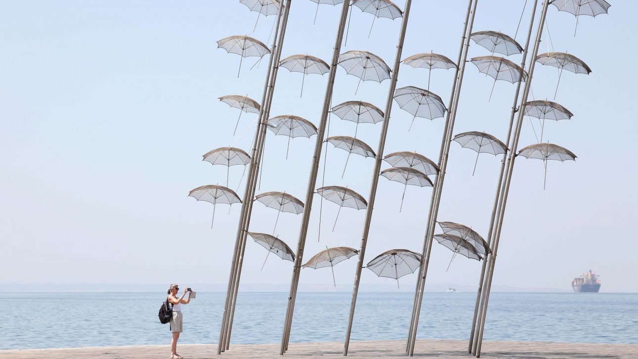 «Ξηλώνονται» για επισκευή οι «Ομπρέλες» του Ζογγολόπουλου στη Θεσσαλονίκη «Ξηλώνονται» για επισκευή οι «Ομπρέλες» του Ζογγολόπουλου στη Θεσσαλονίκη