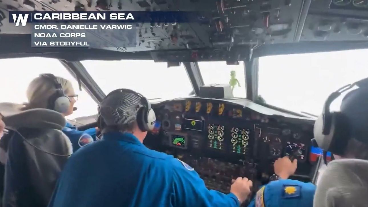 Συγκλονιστικό βίντεο απο την πτήση του ερευνητικού αεροσκάφους στο μάτι του κυκλώνα Μελίσα Συγκλονιστικό βίντεο απο την πτήση του ερευνητικού αεροσκάφους στο μάτι του κυκλώνα Μελίσα