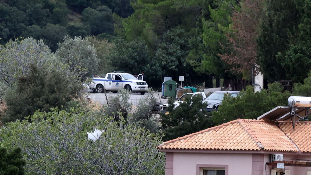 Θρήνος στα Βορίζια μετά το αιματοκύλισμα: «Άνδρα μου πού είσαι; Σε φάγανε… δεν μπορώ, πονώ» Θρήνος στα Βορίζια μετά το αιματοκύλισμα: «Άνδρα μου πού είσαι; Σε φάγανε… δεν μπορώ, πονώ»