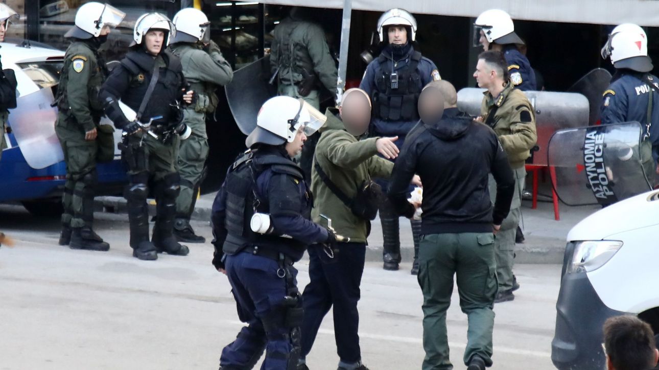 Θεσσαλονίκη: Δίωξη στους δύο συλληφθέντες για το σημερινό επεισόδιο στη δίκη Καμπανού