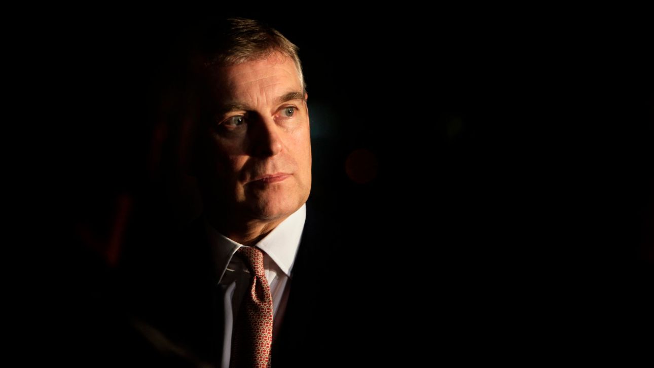 Σε… παλάτι στο Άμπου Ντάμπι «εξόριστος» ο Άντριου – Οι επιλογές του μετά την έκπτωση από το αξίωμα