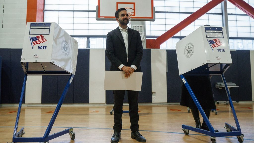 Θρίαμβος της συμμετοχής ή ήττα της ολιγαρχίας; Πώς «είδαν» οι Έλληνες πολιτικοί τη νίκη Μαμντάνι