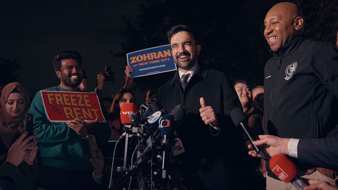 Εκλογές στη Νέα Υόρκη: Ποιος είναι ο Ζόραν Μαμντάνι το μεγάλο φαβορί – Οι εχθροί και οι σύμμαχοί του