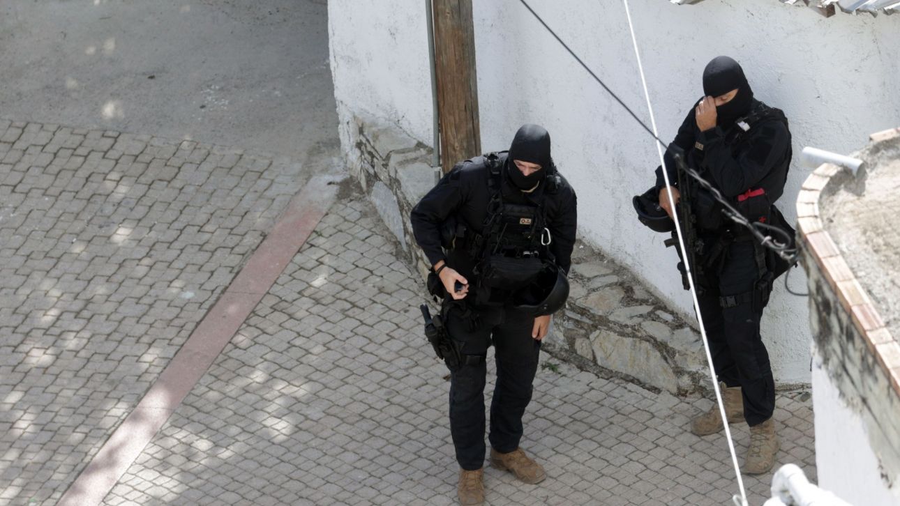 Βορίζια: Εξετάζουν τα χέρια όλων για πυρίτιδα – Συνεχίζονται οι έρευνες για τα όπλα