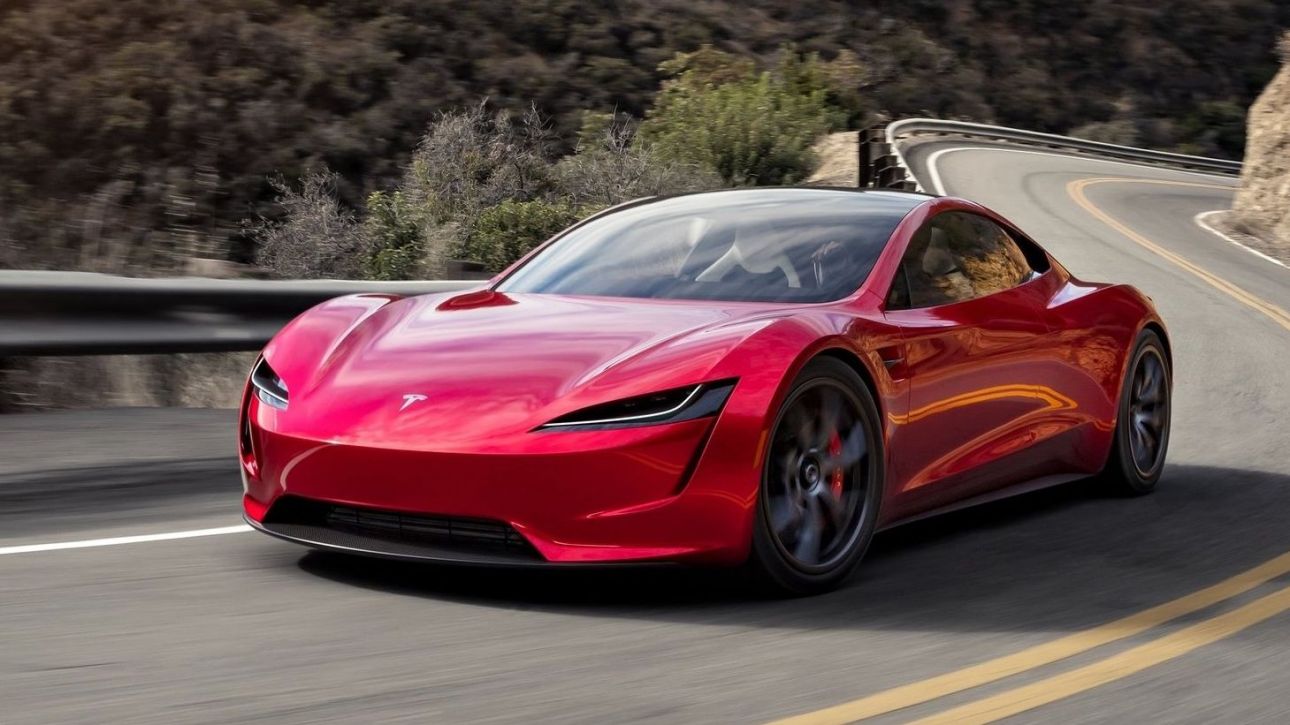 Η Tesla λέει πως το νέο Roadster έρχεται. Το θέμα είναι ποιος την πιστεύει