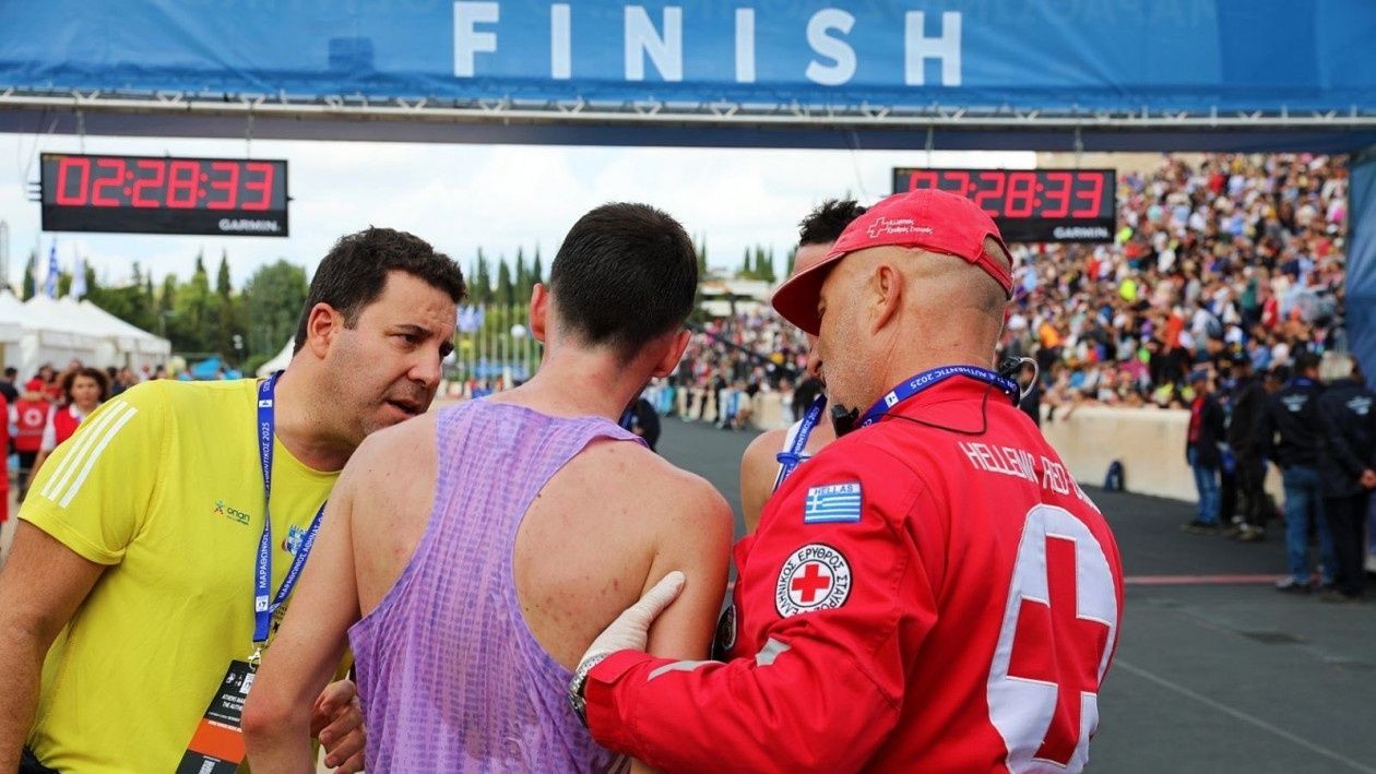 Ο Ελληνικός Ερυθρός Σταυρός αντιμετώπισε επιτυχώς 1.320 έκτακτα περιστατικά στον Μαραθώνιο