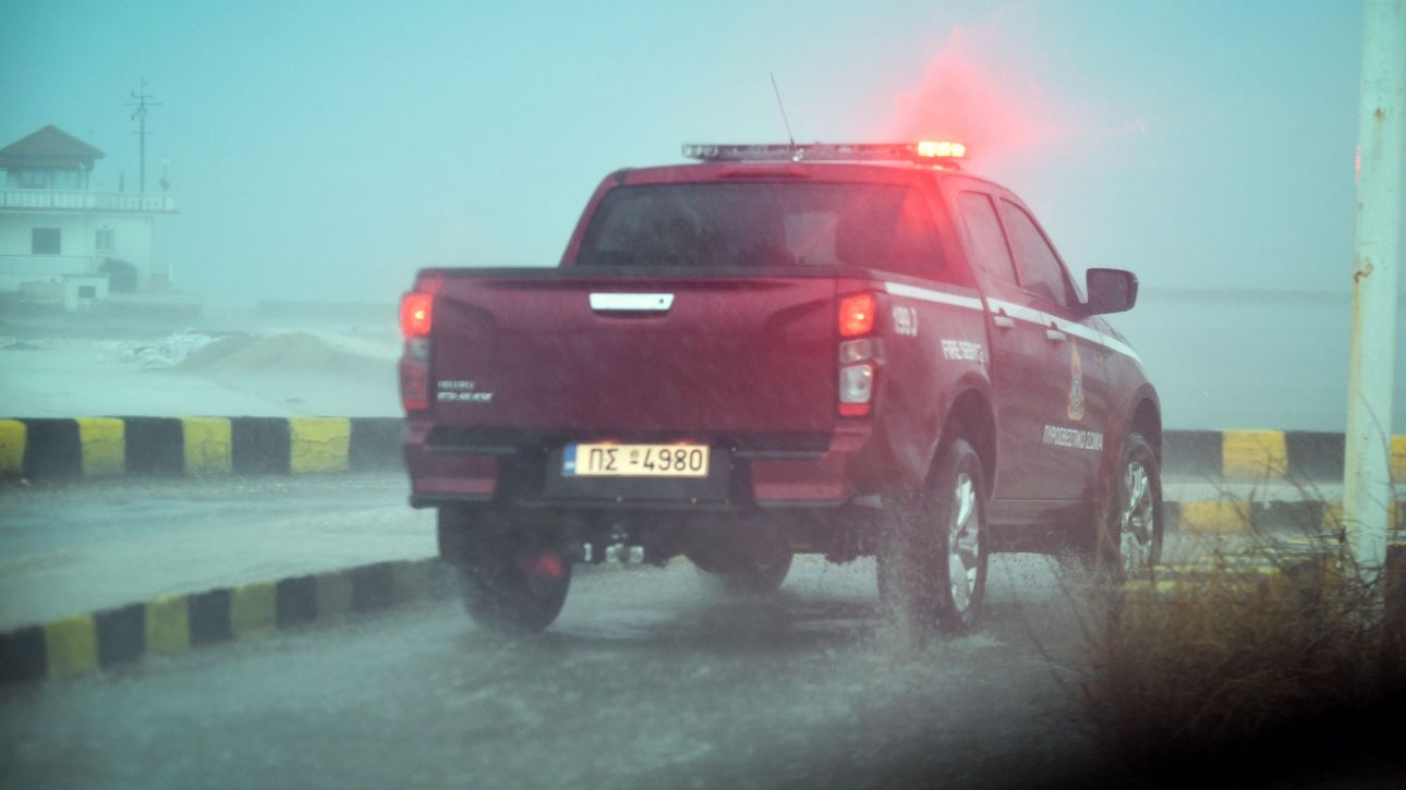 Επιμένει η κακοκαιρία: Πού αναμένεται να χτυπήσει τις επόμενες ώρες- «Βούλιαξαν» Μεγαλόπολη, Κέρκυρα