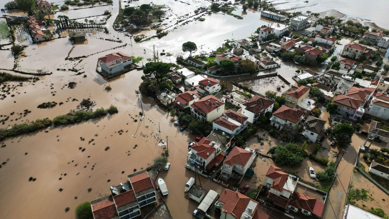 Εικόνες Αποκάλυψης σε Καλλονή και Σκάλα Μυτιλήνης - Χαλαζόπτωση έπληξε τη Σάμο