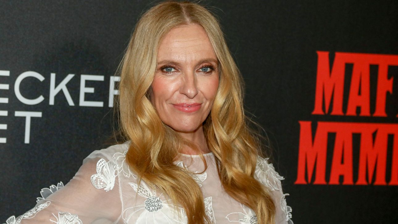 Η Τόνι Κολέτ και η Μίλι Άλκοκ πρωταγωνίστριες στο θρίλερ επιβίωσης «Hot Mother»