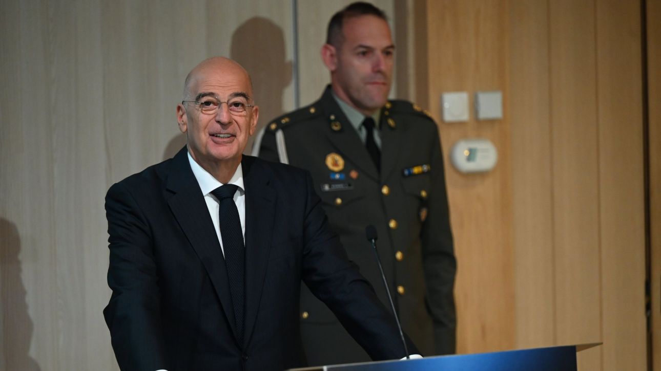 Δένδιας: Τις επόμενες μέρες στέλνουμε στο Λίβανο τεθωρακισμένα οχήματα