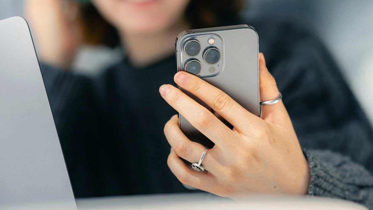 Στην τεχνητή νοημοσύνη στρέφονται για ψυχολογική βοήθεια οι έφηβοι στην Ιταλία