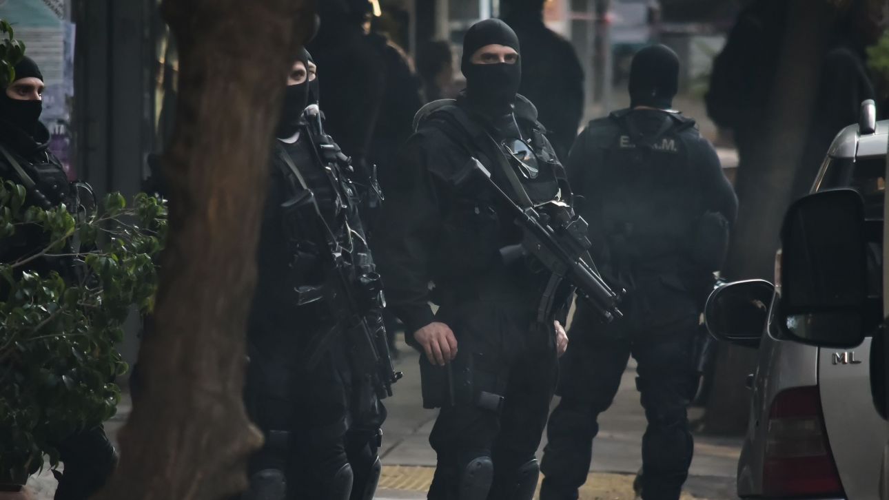 «Εργοστάσιο απάτης» είχε στήσει η σπείρα που εξαρθρώθηκε: Η στρατιά τηλεφωνητών και εισπρακτόρων