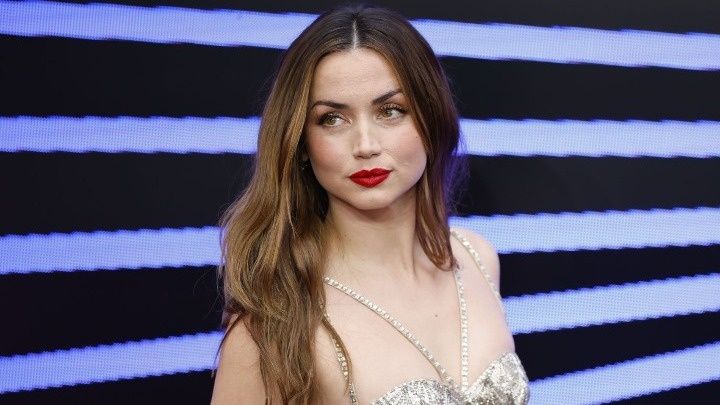 «Reenactment»: Η Άνα ντε Άρμας σε τελικές συζητήσεις μαζί με Μπενίτσιο ντελ Τόρο και Κάμερον Ντίαζ