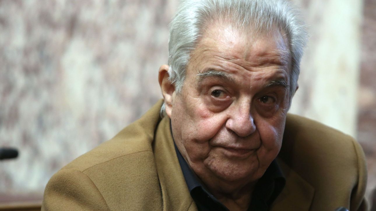 «Εισήχθη χωρίς σημεία ζωής»: Το ιατρικό ανακοινωθέν για τον θάνατο του Αλέκου Φλαμπουράρη