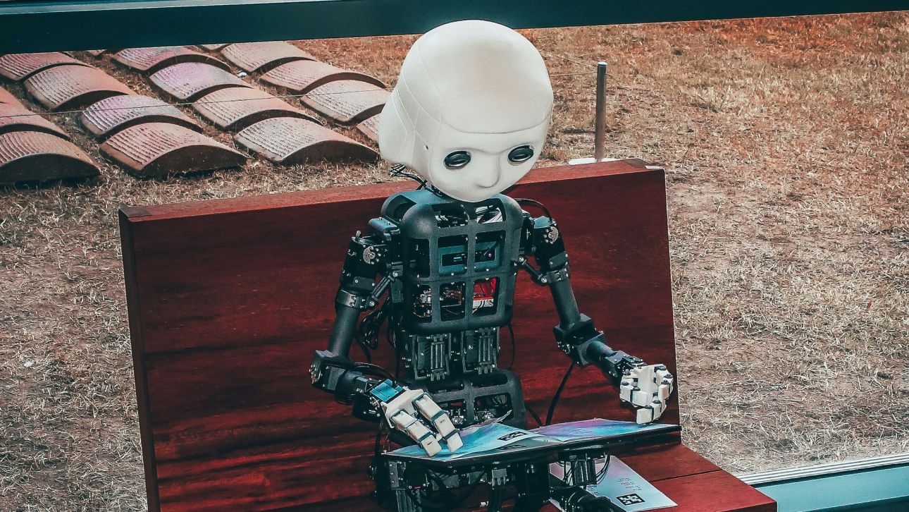 Απειλή ή τεχνολογικό θάυμα; Πόσο πιθανό είναι τα μη ΑΙ βιβλία να γίνουν είδος πολυτελείας