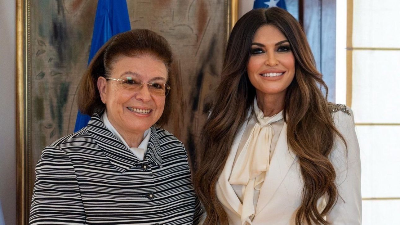 Σύναντηση Γκίλφοϊλ – Μενδώνη: Στο επίκεντρο οι πολιτιστικές ανταλλαγές