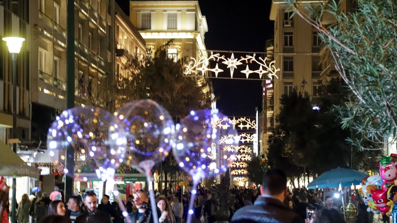 Αντίστροφη μέτρηση για το εορταστικό ωράριο Χριστουγέννων – Πότε ξεκινά