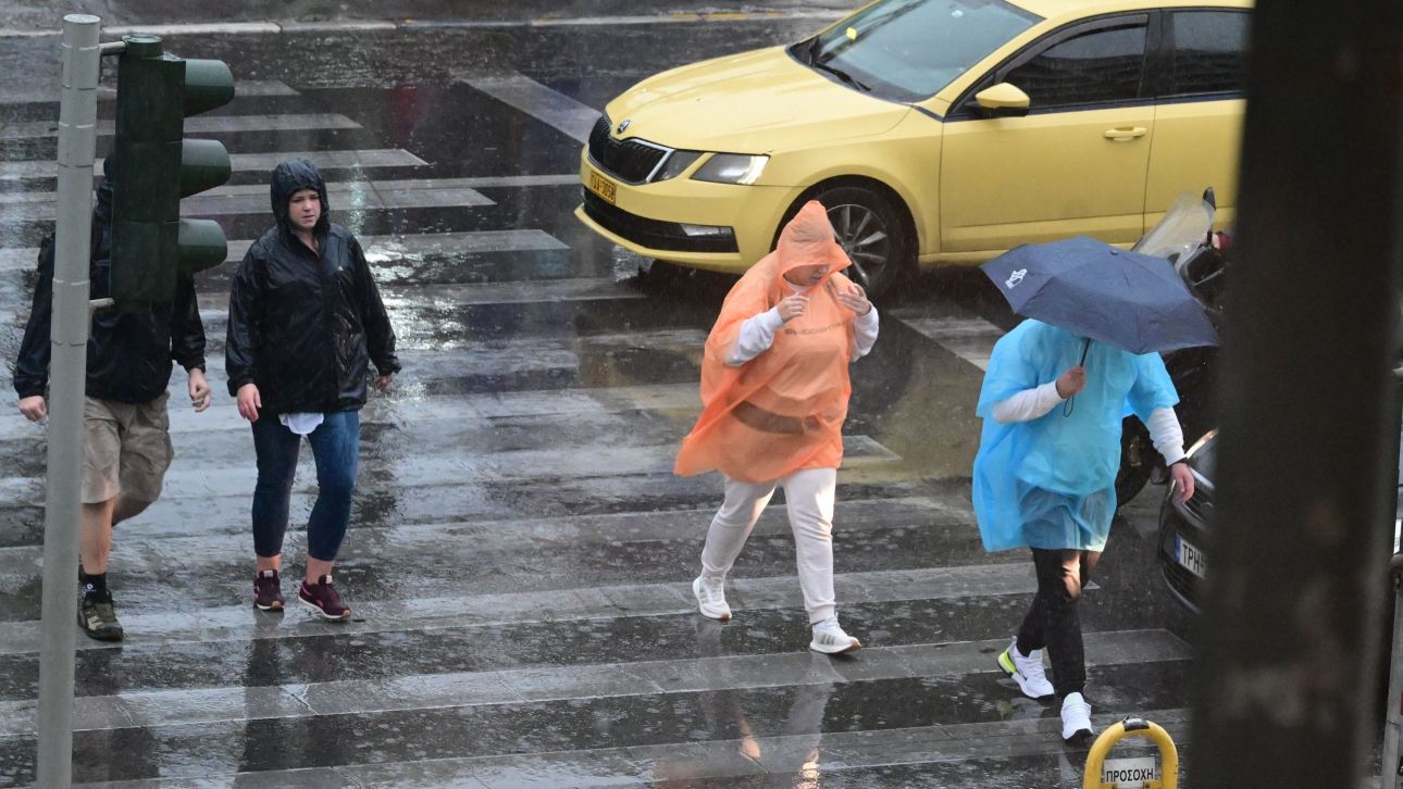 Έρχονται διαδοχικά κύματα κακοκαιρίας από αύριο – Βροχές, καταιγίδες ακόμη και χιόνια
