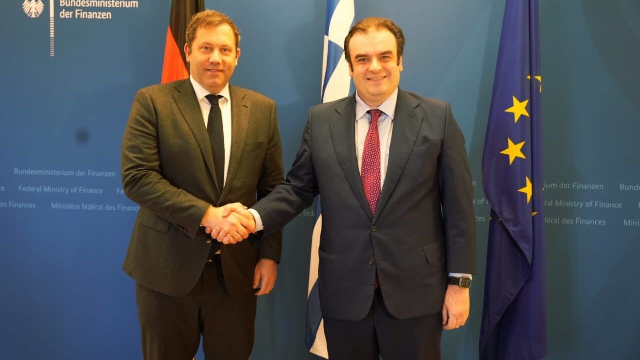 Η προοπτική νέων επενδύσεων στην Ελλάδα στη συνάντηση Πιερρακάκη με τον Γερμανό αντικαγκελάριο